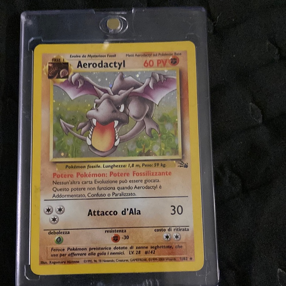 Pokémon 1999 Pokémon Fossil 1 Aerodactyl Holo  Near Mint Pokémon Card